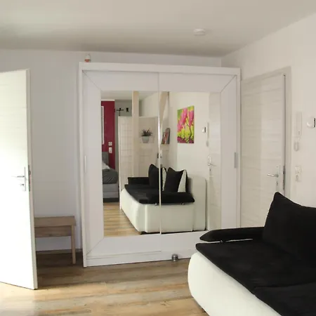 Апартаменты Apartment Charmant *